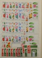 1957-1983 Többpéldányos sorok és darabok, 12 fehér lapos, 8 sor A4-es berakóban