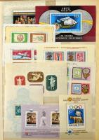 Hagyaték: gyenge bélyegzett gyűjtemény albumban a Krajcárosoktól, a 30-as évektől több postatiszta és jobb kiadások pl. a 3 Lánchíd blokk, Roosevelt blokkpár stb, hozzá modern magyar gyűjtemény és kevés külföldi anyag 2 db A/4 és 5 kis / közepes berakóban, hullámkarton dobozban.