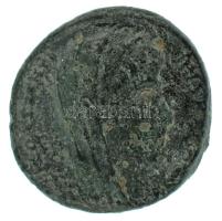 Római Birodalom 337-340 / I. Constantinus / Konstantinápoly / AE4 posztumusz veret (1,17g) T:VF patina Roman Empire 337-340 / Constantine I / Constantinople / AE4, posthumous issue "[DV] CONSTANTI-NVS [PT AVGG] / CONS" Constantine in quadriga right, the hand of God, upper centre, grasping the chariot (1,17g) C:VF patina RIC VIII 37