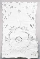 Alföldi csipkék, közte szegedi csipke és 3 darab halasi csipke, klf méretben