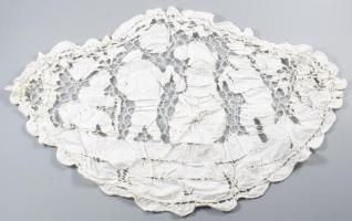 Alföldi csipkék, közte szegedi csipke és 3 darab halasi csipke, klf méretben