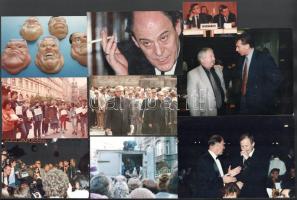 A rendszerváltás időszakában készült utcai és sajtófotók, életképek, politikusok, stb., 35 db vegyes...