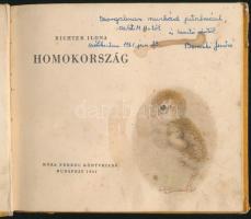 Richter Ilona: Homokország. Bp., 1961, Móra. Kiadói félvászon-kötés, kissé viseltes, sérült borítóva...