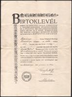 1945 Dévaványa, az Ideiglenes Nemzeti Kormány nagybirtokrendszer megszüntetéséről szóló rendelete alapján kiadott birtoklevél Nyúzó Bálint dévaványai lakos részére, Nagy Imre földművelésügyi miniszer nyomtatott aláírásával, hátoldalán feljegyzésekkel + 1947 A kisújszállási járásbíróság, mint telekkönyvi hatóság végzése tulajdonjog bekebelezéséről, kisebb szakadással