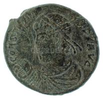 Római Birodalom 348-350 / II. Constantius / Aquileia / AE2 bronz (4,21g) T:XF portréoldalon az uralkodó orra hiányzik Roman Empire 348-350 / Constantius II / Aquileia / AE2 bronze "DN CONSTAN-TIVS PF AVG / FEL TEMP REPAR-ATIO - AQS dot" Helmeted soldier, spear in left hand, advancing right, head left; leading a small bare-headed figure from a hut beneath a tree with long spear-head shaped leaves with a spinal ridge. The spear points downwards, between the soldier and the small figure (4,21g) C:XF the emperor's nose is missing on the portrait side RIC VIII 104