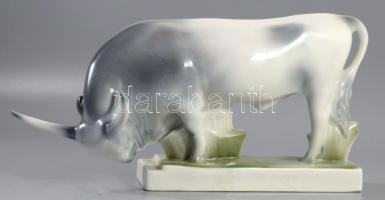 Zsolnay szürkemarha. Terv.:Sinkó András. Kézzel festett, jelzett, hibátlan, m: 15,5 cm, h: 32 cm