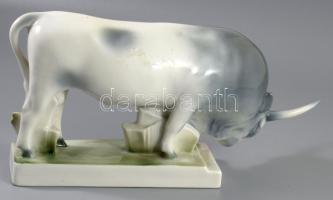 Zsolnay szürkemarha. Terv.:Sinkó András. Kézzel festett, jelzett, hibátlan, m: 15,5 cm, h: 32 cm