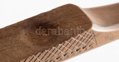 Antik erdélyi faragott fa diótörő, h: 21 cm