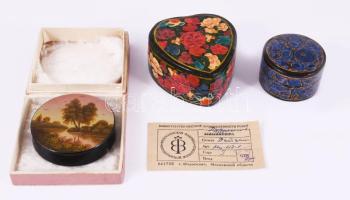 3 darab kézzel festett fa doboz, közte jelzett orosz paleh doboz certifikáttal.