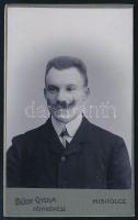 cca 1910 Férfiportré, keményhátú fotó Bűdy Gyula miskolci műterméből, 10,5×6,5 cm
