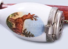 Porcelán pipa, szarvasos dekorral, h: 23 cm