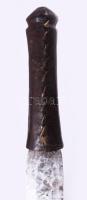 Sierra Leona-i törzsi főnöki tőr. 20. század, bőr, h: 41 cm