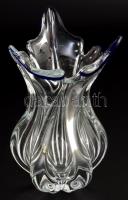 Cseh kristály öntött váza, kéküveg peremezéssel, hibátlan, m: 18 cm