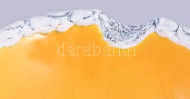 Király Károly hólyagos asztaldísz. Jelzett, tűzhibával, d: 18 cm