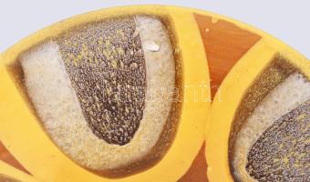 Iparművész mázas kerámia dísztál, d: 27,5 cm