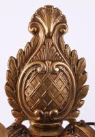 Maszkos díszítésű antik kétégős bronz falikar, 22x23 cm