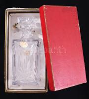 Portugál ólomkristály whiskey üveg. Jelzett, hibátlan, m: 23 cm, dobozában