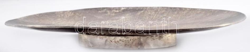 Iparművész ezüst (Ag) gyűrűtartó tálka, jelzés nélkül, h: 9,5 cm, nettó 36g