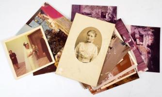 cca 1960-1970 kb 70 darabos német fotóalbum, ünnepségek, utazások, motorverseny, stb,