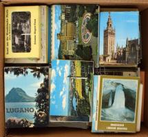87 db MODERN főleg európai város leporello képeslapfüzet dobozban / 87 modern mainly European town leporello postcard booklets in a box
