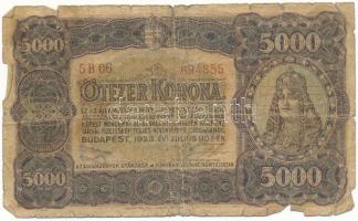 1923. 5000K piros "5 B 06 694855" sorszámmal, "Magyar Pénzjegynyomda Rt. Budapest" nyomdahely jelöléssel T:G  Adamo K39