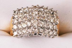 Koktélgyűrű. 14k arany, brillekkel, össz 1,35ct (45x0,03ct) jelzett m: 52, br 8,1g /// Cocktail ring...