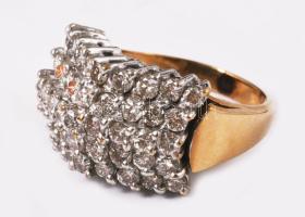 Koktélgyűrű. 14k arany, brillekkel, össz 1,35ct (45x0,03ct) jelzett m: 52, br 8,1g /// Cocktail ring...