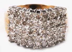 Koktélgyűrű. 14k arany, brillekkel, össz 1,35ct (45x0,03ct) jelzett m: 52, br 8,1g /// Cocktail ring...