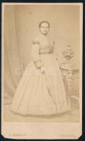 ca 1860 Temesvár, J. Milliot műtermében készült vizitkártya, fiatal nő