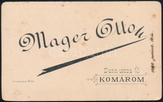 ca 1890 Komárom, Mager Ottó műtermében készült vizitkártya, elegáns férfi