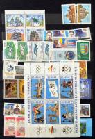 Terjedelmes szovjet - orosz tétel 7 db közepes, A/4-es vagy nagyalakú berakóban és 2 db cserefüzetbe...