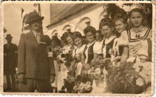 1940 Érmihályfalva, Valea Lui Mihai; bevonulás / entry of the Hungarian troops, photo (szakadás / tear)
