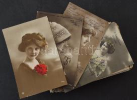 100 db RÉGI hölgyek, gyermek, szerelmes párok képeslap, közte fotók / 100 pre-1945 postcards: ladies, childen, love couples, with photos