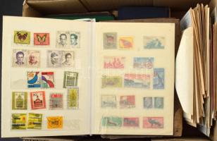 Hagyaték: modern, előfizetésből származó anyag az 1970-80-as évekből borítékokban, hozzá korábbi ama...