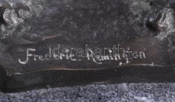 Frederic Remington (1861-1909): The Buffalo Signal, Patinázott bronz, jelzett. Gránit talapzaton, né...