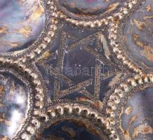 Szédertál, ezüst (Ag) XIX. sz. vége. dianás jelzéssel, GU mesterjeggyel 611g, d: 31 cm

Seder plat...