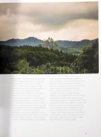 Burger Barna: Kékvándor. Ösvények, utak, képek. Bp., 2015, Magyar Természetjáró Szövetség. Kiadói ka...