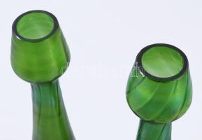 Jugendstil Lötz váza pár. Irizáló zöld hutaüveg. Jelzés nélkül 22 cm /// Jugendstil Lötz vase pair. ...