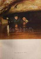 Jakucs László: Felfedező utakon a föld alatt. Bp., 1959. Gondolat, 253+1 p. Gazdag képanyaggal illus...