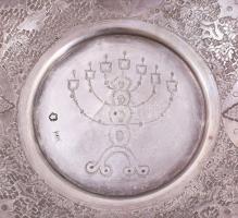 Ezüst (Ag) Kiddus pohár alátéttel. cca 19. sz. utolsó harmada, jelzett, mesterjeggyel, m: 9,5 cm, d:...