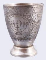 Ezüst (Ag) Kiddus pohár alátéttel. cca 19. sz. utolsó harmada, jelzett, mesterjeggyel, m: 9,5 cm, d:...