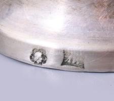 Ezüst (Ag) Kiddus pohár alátéttel. cca 19. sz. utolsó harmada, jelzett, mesterjeggyel, m: 9,5 cm, d:...