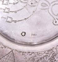 Ezüst (Ag) Kiddus pohár alátéttel. cca 19. sz. utolsó harmada, jelzett, mesterjeggyel, m: 9,5 cm, d:...