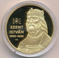 ifj. Szlávics László (1959-) 2011. "Nagy Magyarok / Szent István 1000-1038" aranyozott Cu emlékérem (40mm) kapszulában, tanúsítvánnyal T:PP