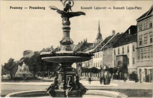 Pozsony, Pressburg, Bratislava; Kossuth Lajos tér, szökőkút / square, fountain