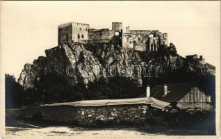 Beckó, Beczkó, Beckov; vár / Beckovsky hrad / castle. photo