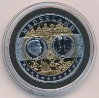 2002-2010 k. "Emlékérem az euróövezet országainak közös valutájáról - Hollandia" aranyozott, ezüstözött Cu-Ni emlékérem kapszulában, tanúsítvánnyal (35mm) T:PP