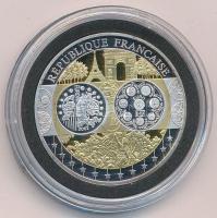 2002-2010 k. "Emlékérem az euróövezet országainak közös valutájáról - Franciaország" aranyozott, ezüstözött Cu-Ni emlékérem kapszulában, tanúsítvánnyal (35mm) T:PP patina