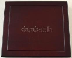 Mahagóni fa érmetartó kazetta bársonybéléssel, 1db beépített + 2db kivehető tálcával, összesen 24db ...