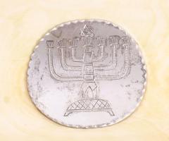 Ezüst (Ag) úti hanukkia, samesszal. Fedelén elefántcsont-lap rárakással, jelzett, 1810, Bécs, 13 lat...